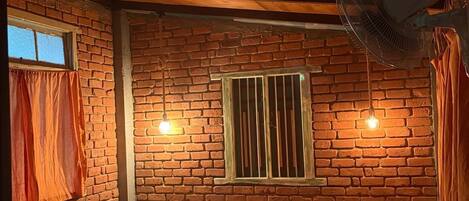 2 Schlafzimmer, Schreibtisch, Bügeleisen/Bügelbrett, WLAN