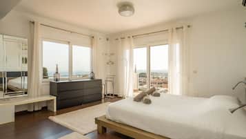 3 Schlafzimmer, Schreibtisch, Bügeleisen/Bügelbrett, kostenloses WLAN