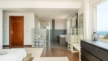 3 habitaciones, escritorio, tabla de planchar con plancha y wifi gratis