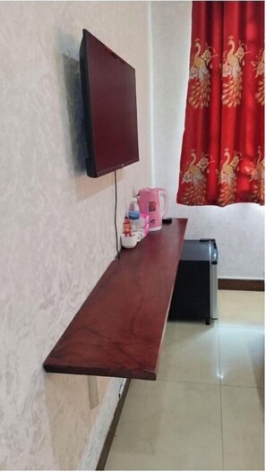 Phòng đơn phong cách cổ điển | Khu vực ăn uống tại phòng
