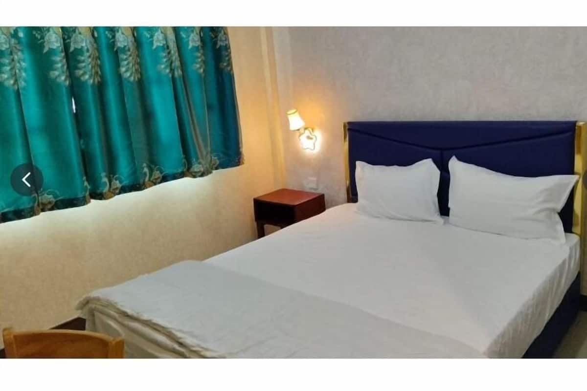 Desk, laptop workspace, iron/ironing board, free WiFi