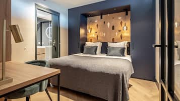 3 bedrooms, desk, iron/ironing board, WiFi
