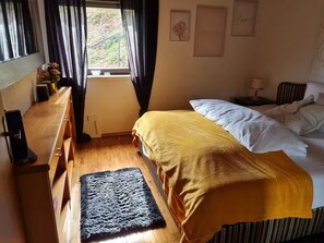 2 soverom, strykejern/-brett, wi-fi og sengetøy