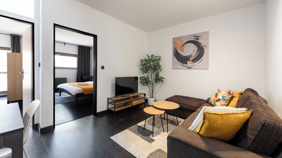 Stylish 3-bedroom apartment with balcony