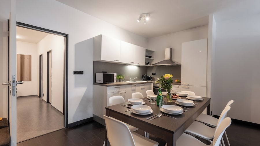 Stylish 3-bedroom apartment with balcony