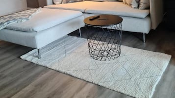Apartemen, 1 kamar tidur, Boleh Merokok, balkon | Ruang keluarga