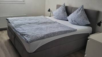 Apartemen, 1 kamar tidur, Boleh Merokok, balkon | 1 kamar tidur