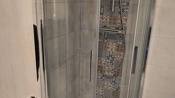 Apartment, 1 Schlafzimmer, Raucher, Balkon | Badezimmer | Toilettenpapier