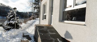 Spacious Lakeview Getaway