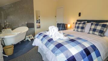 3 kamar tidur dan didekorasi berbeda-beda