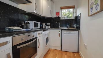 Dishwasher, cookware/dishes/utensils