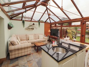 Cottage | Living area