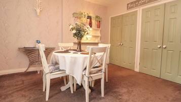 Cottage | Tempat makan