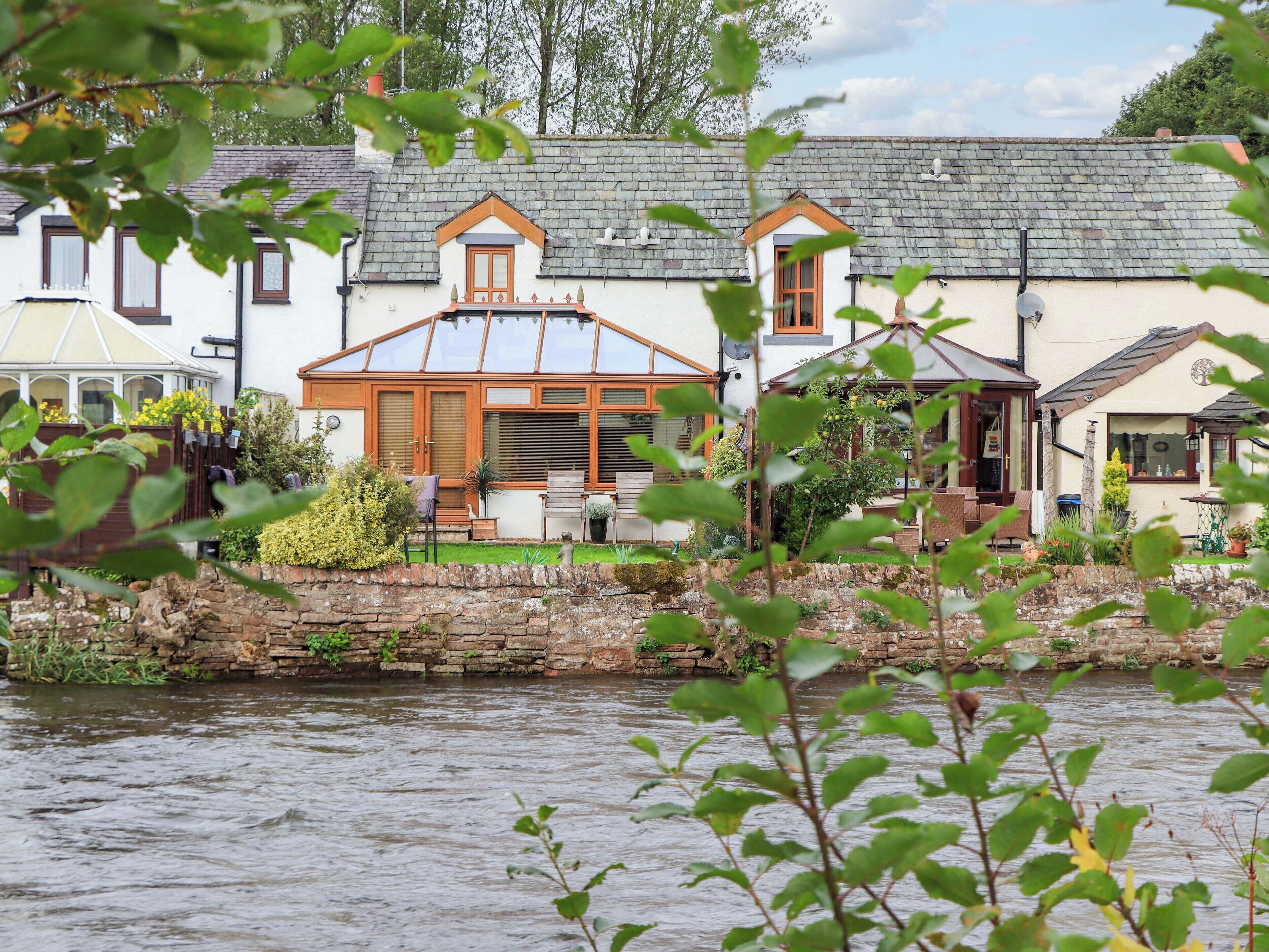 คอทเทจ | บริเวณภายนอก