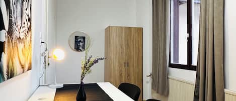 Basic Room, Garden View | Iron/ironing board, bed sheets