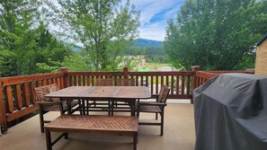 Outdoor dining - Fernie - Riverside Way 1315 (Fernie)