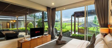 3 chambres, fer et planche à repasser