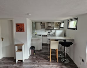 Kühlschrank, Ofen, Herdplatte, Geschirrspüler