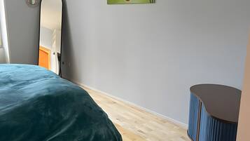 1 bedroom, free WiFi, bed sheets