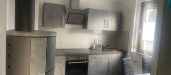 Apartamento vacacional 'Moderno, Céntrico y en un Entorno Verde' con Terraza Privada y Wi-Fi