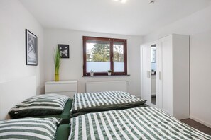 2 bedrooms, free WiFi, bed sheets