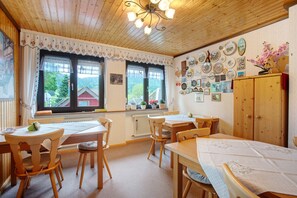 Dining - Room 'Doppelzimmer 1' with Mountain View, Balcony and Wi-Fi (Todtnau)