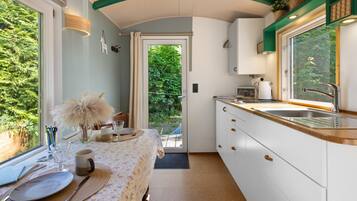 Fridge, stovetop, coffee/tea maker, electric kettle