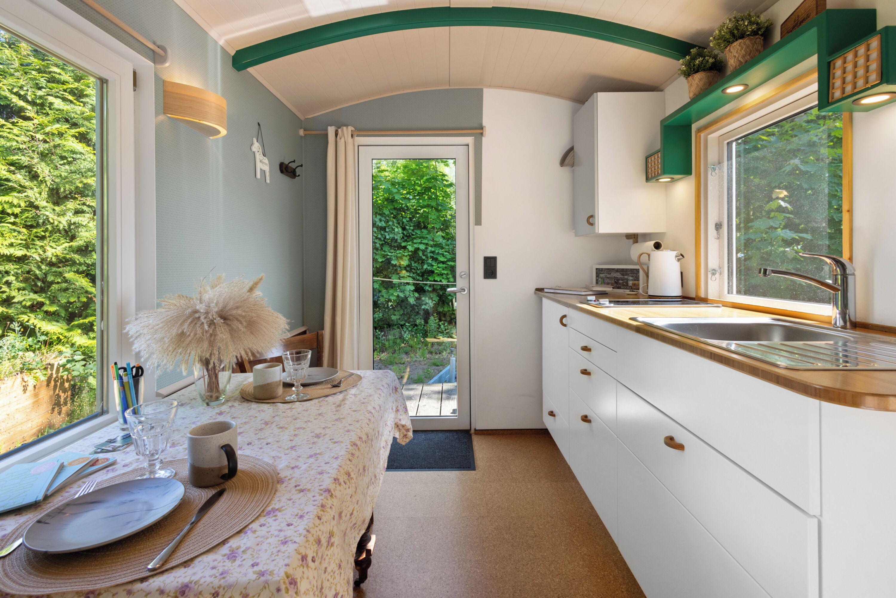 Fridge, stovetop, coffee/tea maker, electric kettle