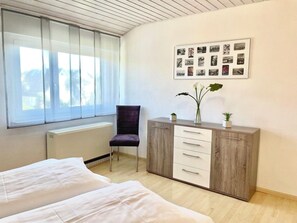 1 室のベッドルーム、WiFi (無料)、ベッドシーツ