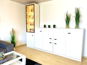 Interior - Apartment 'Dornier' with Private Terrace, Garden and Wi-Fi (Friedrichshafen)