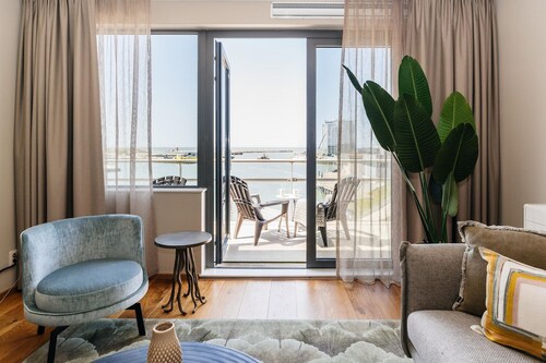 Lovely apartment by the beach