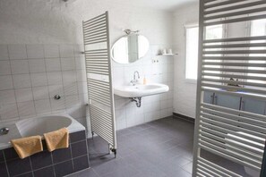 Douche, sèche-cheveux