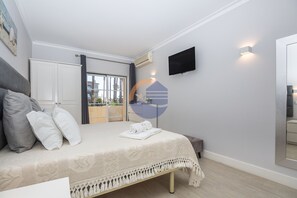 1 chambre, fer et planche à repasser, Wi-Fi gratuit