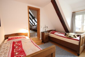 6 Schlafzimmer, individuell eingerichtet