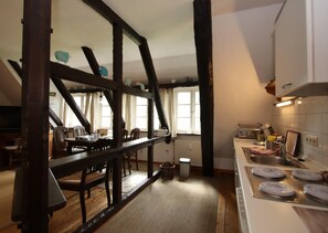 Comfort Apartment, 2 Bedrooms | Private kitchen | Fridge, microwave, oven, stovetop