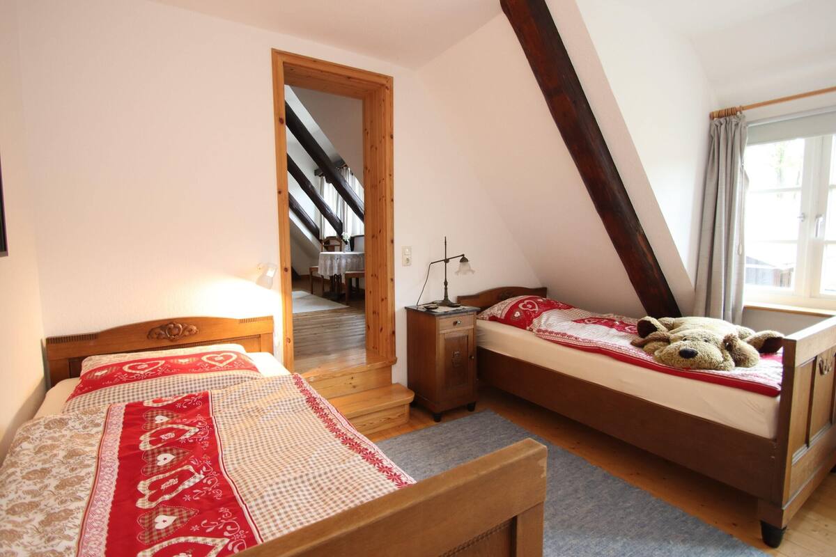 6 chambres, ameublement personnalisé