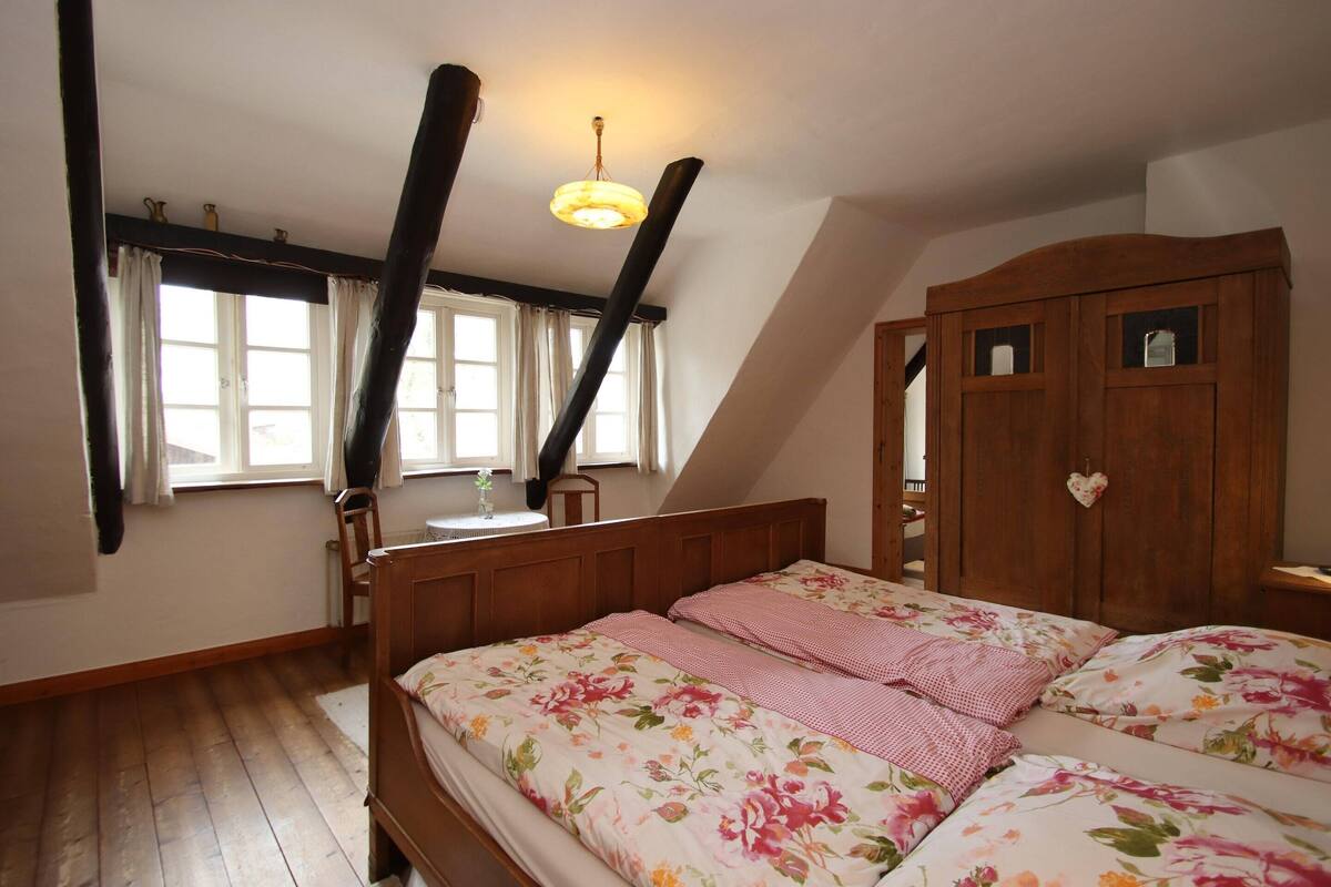 2 bedrooms, individually furnished