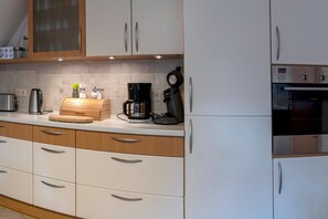 Comfort-huoneisto, 2 makuuhuonetta | Yksityinen keittiö | Jääkaappi, mikroaaltouuni, uuni, astianpesukone