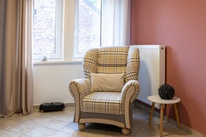 Comfort Apartment, 2 Bedrooms | Living room | DVD player