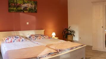 6 Schlafzimmer, individuell eingerichtet