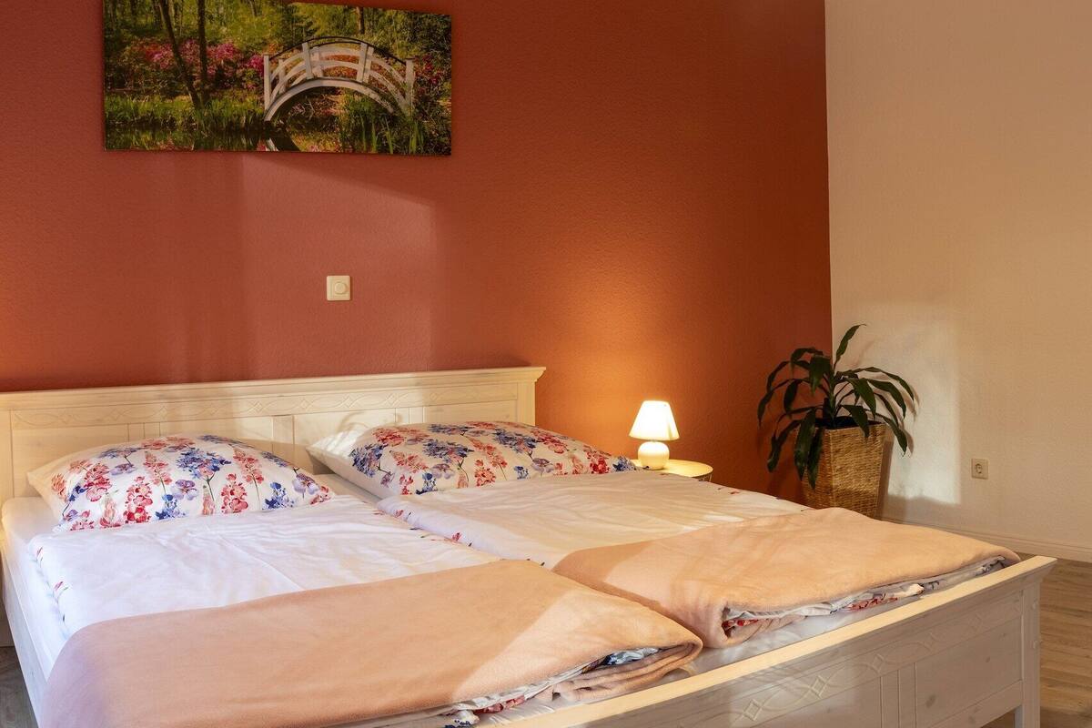 6 Schlafzimmer, individuell eingerichtet