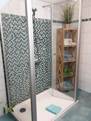 Een douche, een haardroger