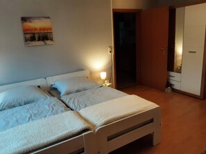 Comfort Apartment, 2 Bedrooms | 6 bedrooms, individually furnished