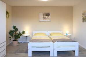 6 bedrooms, individually furnished