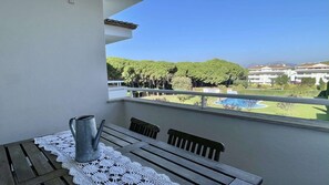 Outdoor dining - Apartment in Pals Near Sand Beach (Pals)