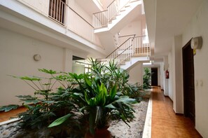 Classic Apartment, 2 Bedrooms | Interior