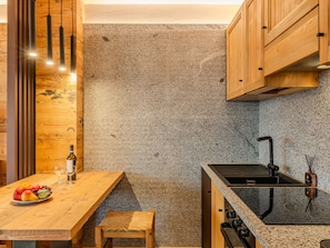 Fridge, oven, cookware/dishes/utensils