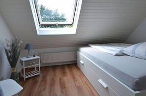 2 bedrooms, iron/ironing board, WiFi, bed sheets
