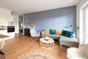 TV connectée, jeux vidéo, lecteur de DVD, livres