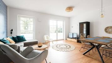 Smart-TV, Videospiele, DVD-Player, Bücher